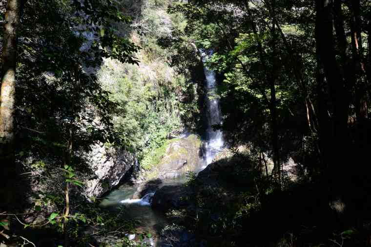 迫力満点の釜滝