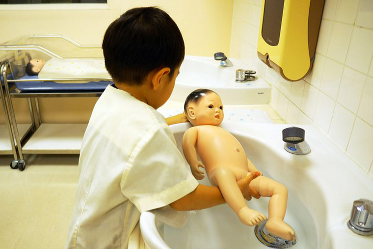 キッザニア東京　看護師　沐浴