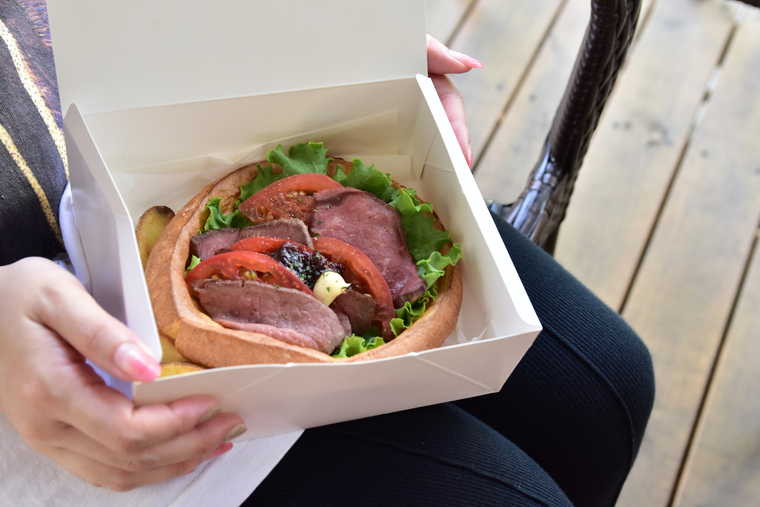 金シャチ横丁　CAFE DINER POP★OVERのポップオーバーサンド