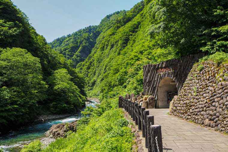 清津峡渓谷トンネル　入り口