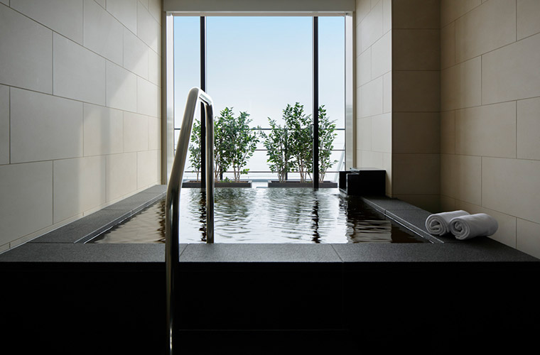 オーシャンスイートとハーバースイートには全室に半露天風呂が完備