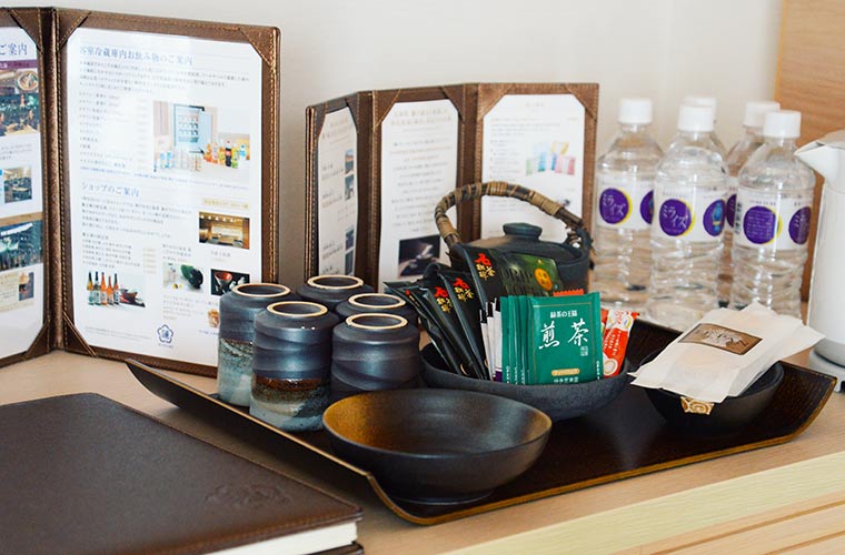 部屋にはル・パン神戸北野の特製ウェルカムスイーツが