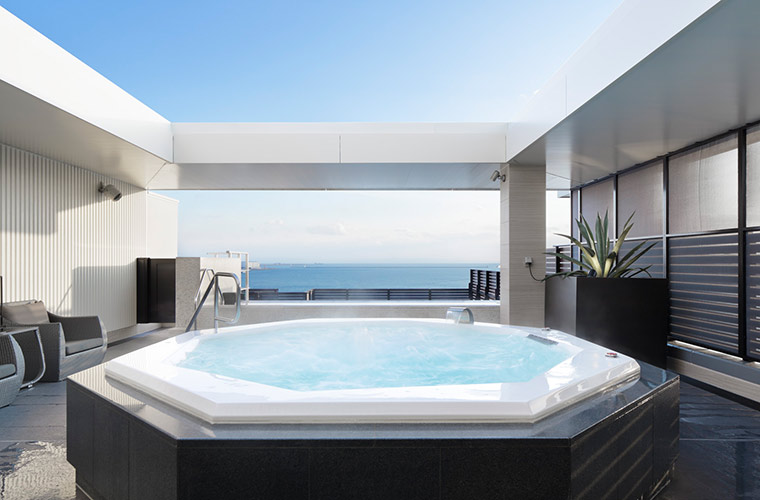 最上階10階にある宿泊者専用の「展望大浴場」のジャグジー