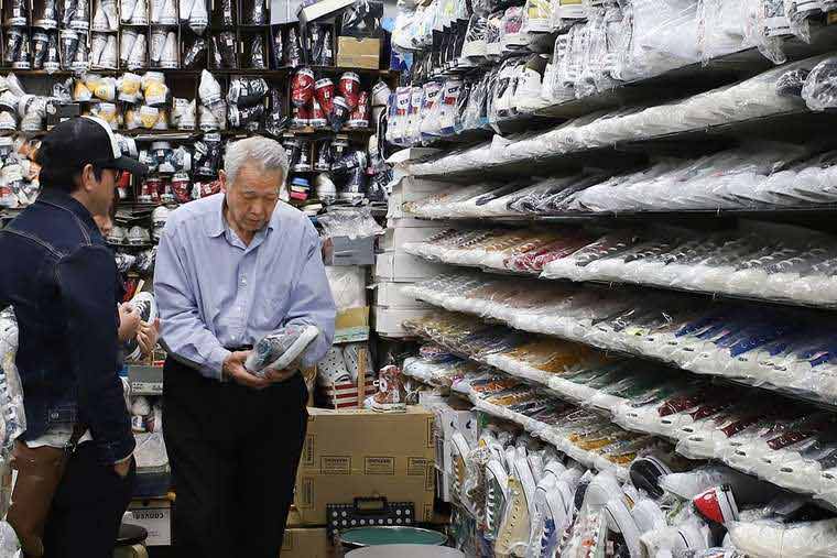 柿本商店　店主