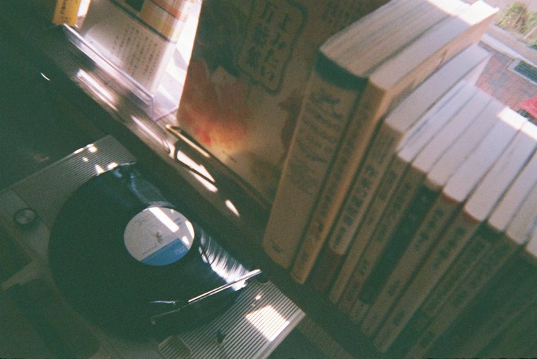 古本屋「荒野」レトロな店内