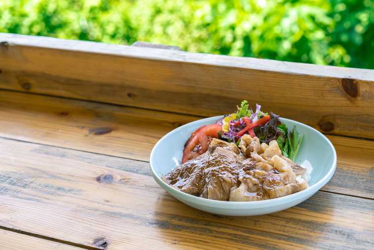 古宇利島 ガジュマルロック