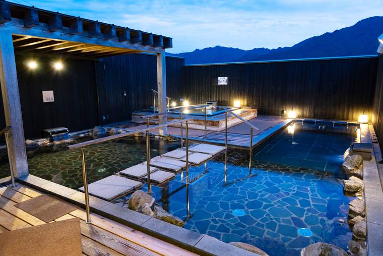 熊野古道　熊野倶楽部　露天風呂「新湯ノ口温泉」