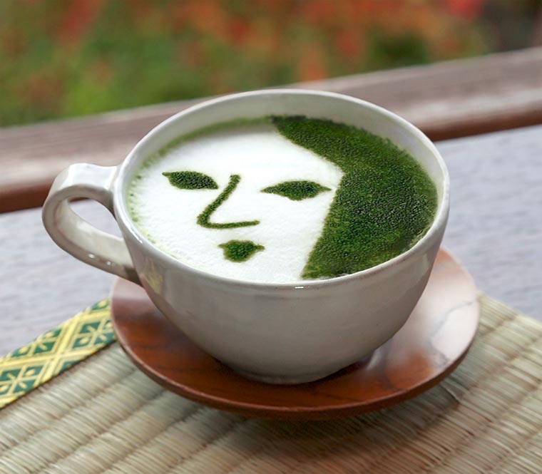 よーじや嵯峨野嵐山店 ショップ&カフェ 抹茶カプチーノ