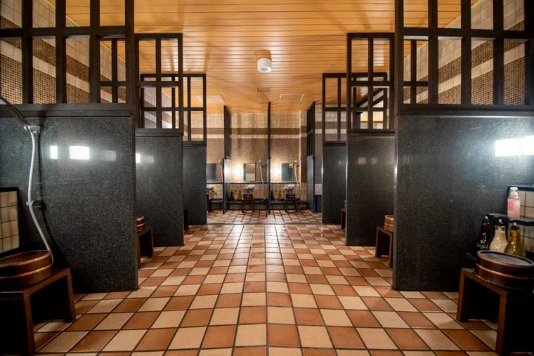 天然温泉「海峡の湯」の洗い場