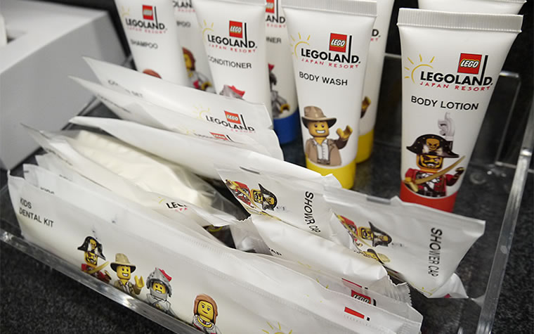 子ども用の歯ブラシと歯磨き粉などのアメニティもオリジナル