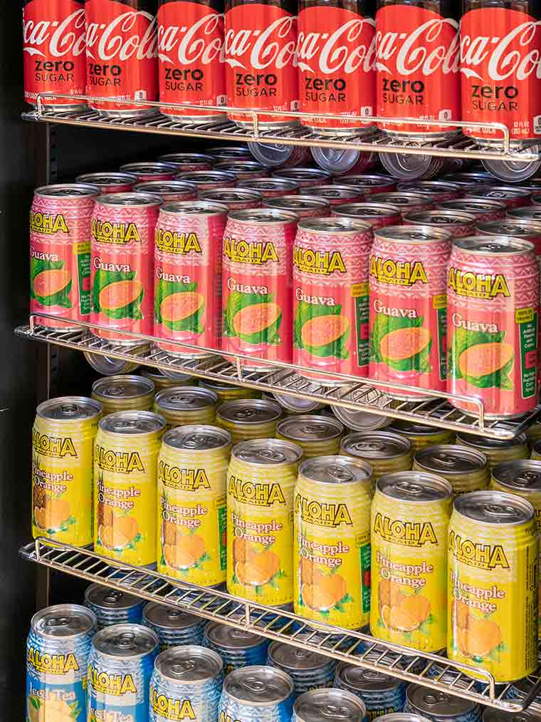 温かいコーヒーや冷たいジュースのご提供