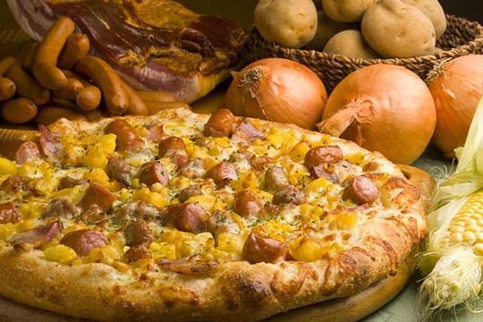 北海道　道の駅「くろまつない」ピザのトッピングにも地元産の食品を使用