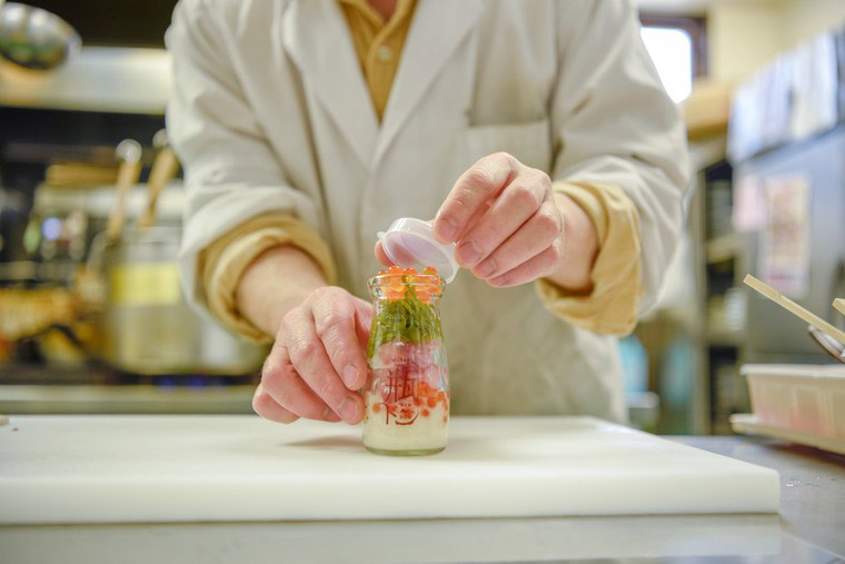 三陸 宮古市「味処海舟」瓶ドン