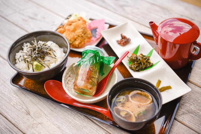 「味処海舟」瓶ドン