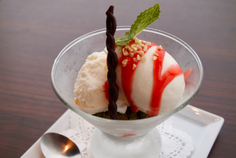 藻岩山山頂 展望レストラン「THE JEWELS」