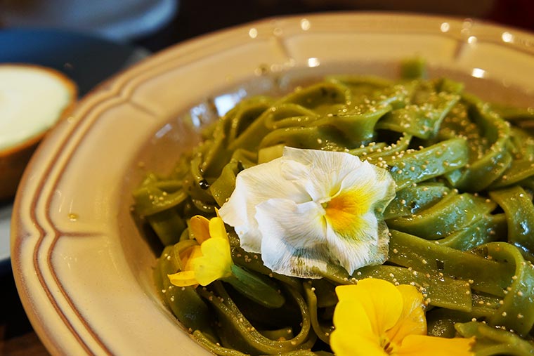 緑の帽子パスタと青い帽子のシトラスタルト