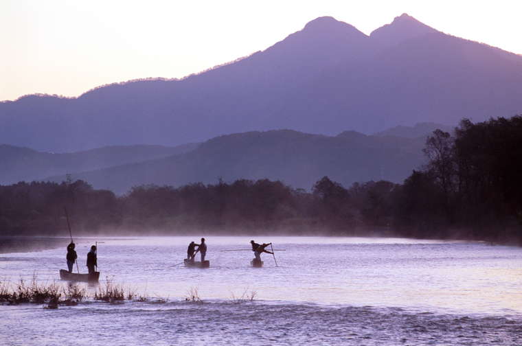 新潟県村上市　三面川