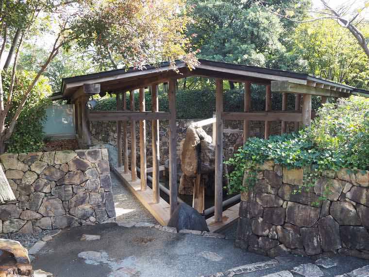 なばなの里 足湯