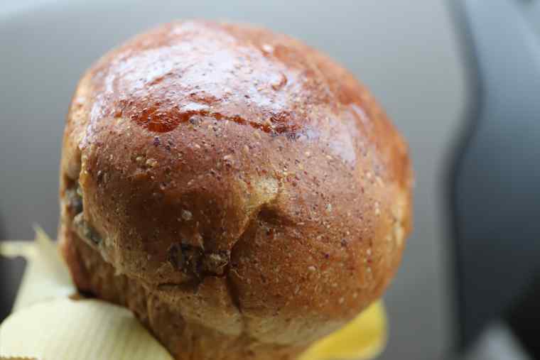 そらいろのたねのレーズンパン