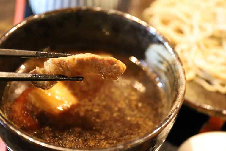 吾亦紅あか牛そばの付けダレ