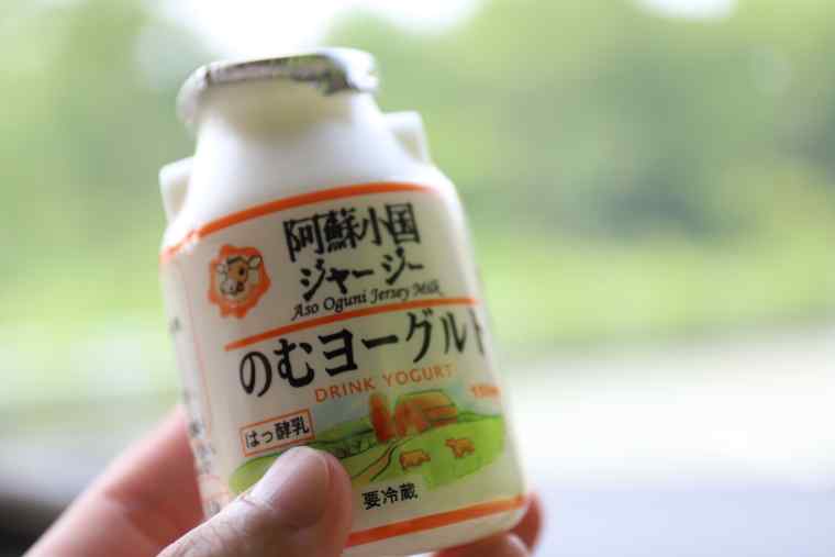 阿蘇小国ジャジーのむヨーグルト