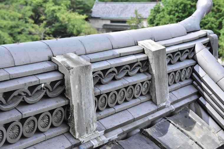 名古屋城 西南隅櫓の菊文様