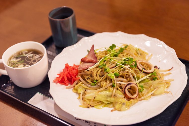 男鹿半島ご当地グルメ「男鹿しょっつる焼きそば」