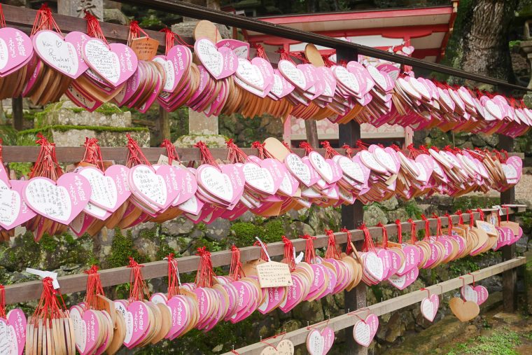 夫婦大國社のハートの絵馬