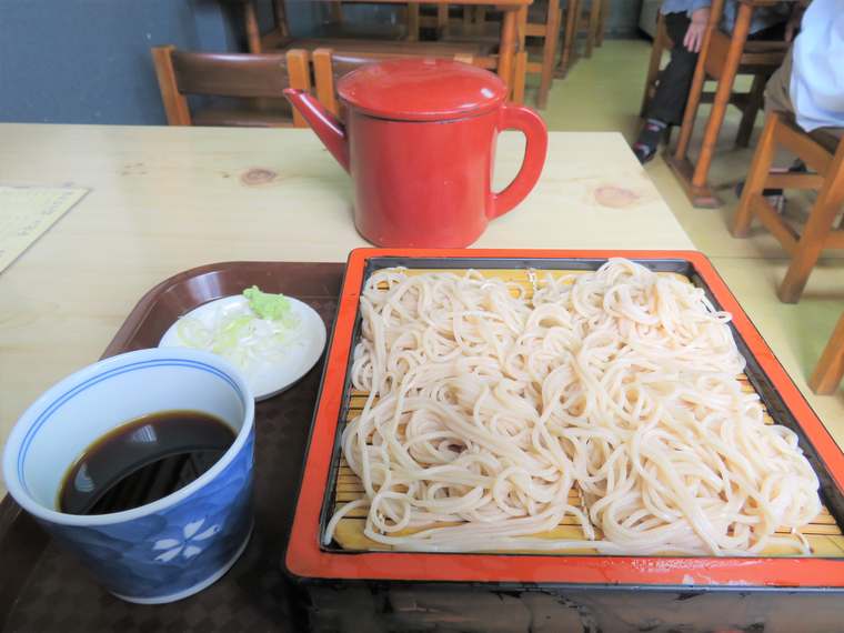 成田山新勝寺の参道で食べ歩き