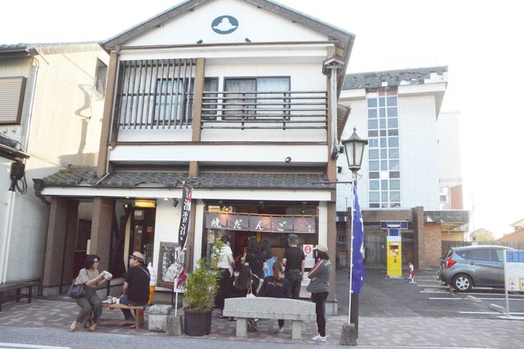 成田山新勝寺の参道で食べ歩き