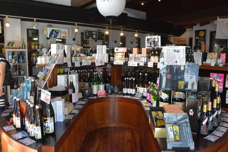 成田山新勝寺の参道で食べ歩き