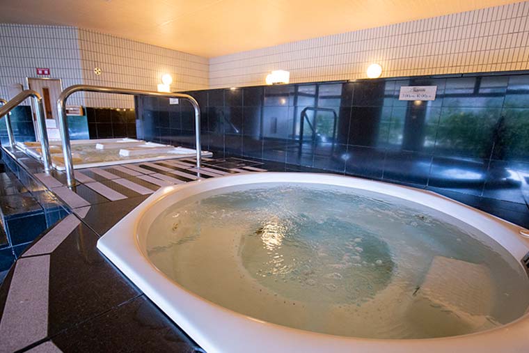 越後湯沢温泉 NASPAニューオータニ ジャグジー