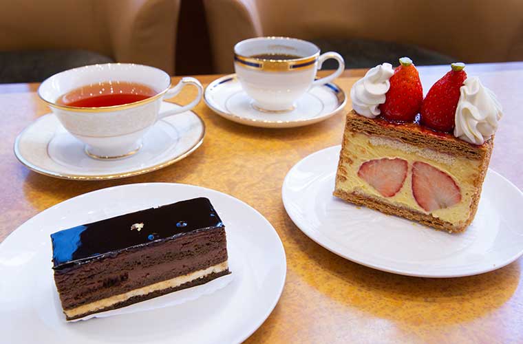 越後湯沢温泉 NASPAニューオータニ パティスリー SATSUKI ガーデンラウンジ