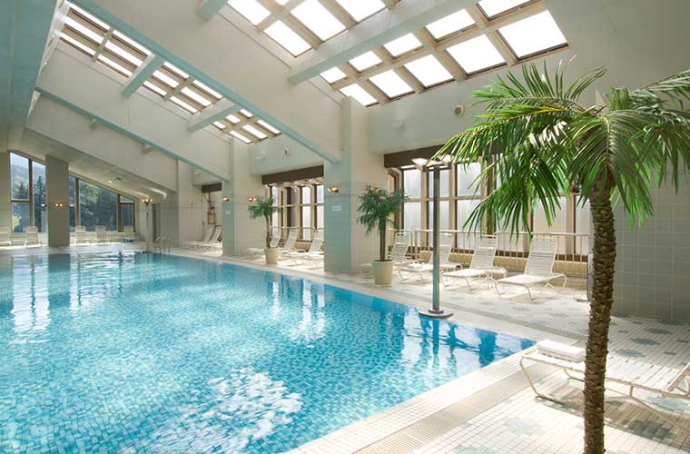 越後湯沢温泉 NASPAニューオータニ プール