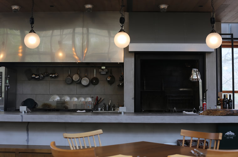 ライブ感がたのしめるオープンキッチン