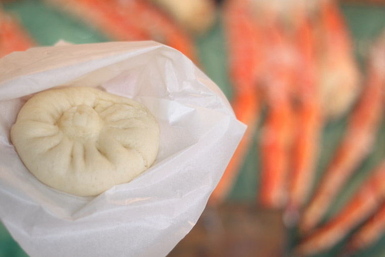 二条かに市場のかにまん