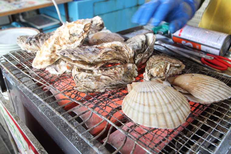 二条食品のカキとホタテ