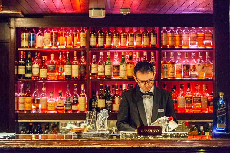 日光金谷ホテル　バー「デイサイト」