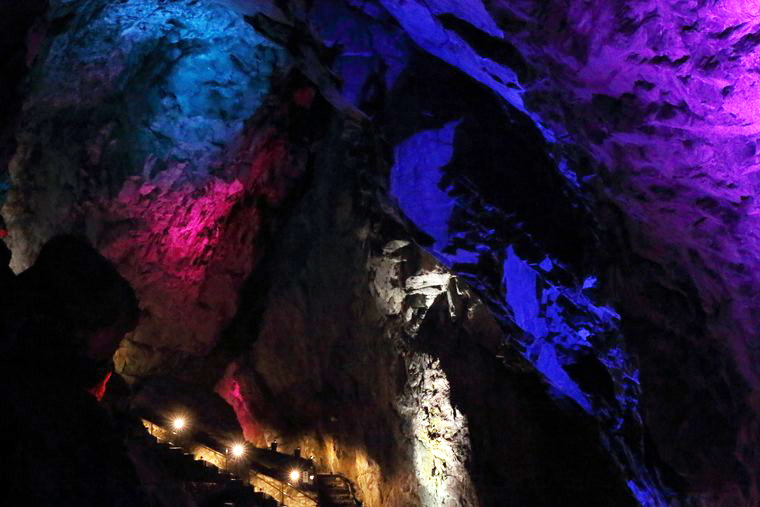 日原鍾乳洞 死出の山