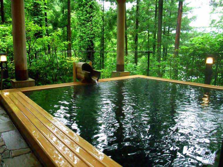 奥多摩　温泉　 もえぎの湯