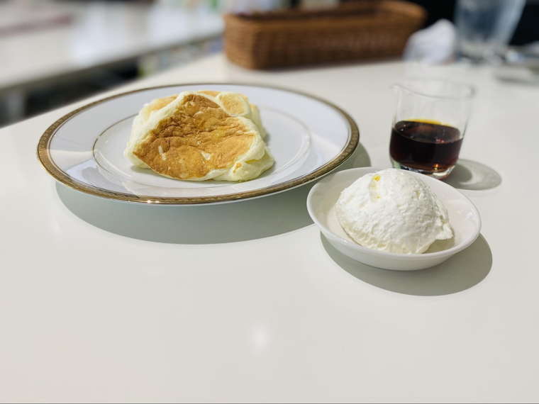 六花亭 帯広本店 2階喫茶室 リコッタパンケーキ