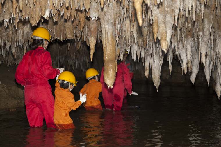 南の島の洞くつ探検