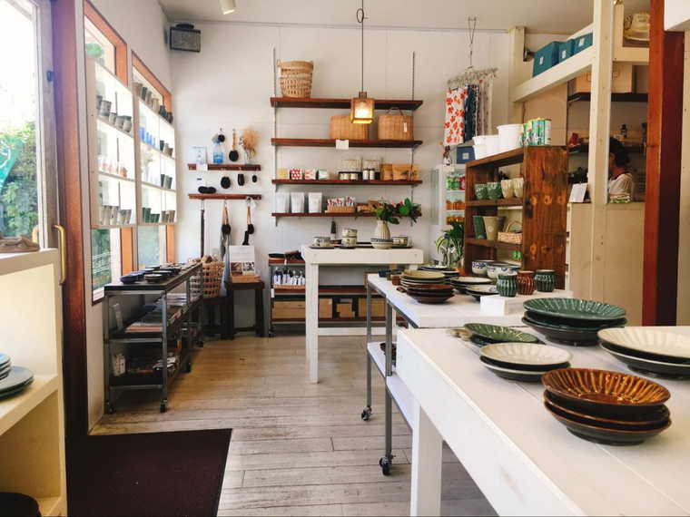 国際通り商店街　guma guwa