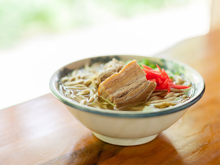 コシのある麺は弾力が歯に心地よくスープも風味豊か