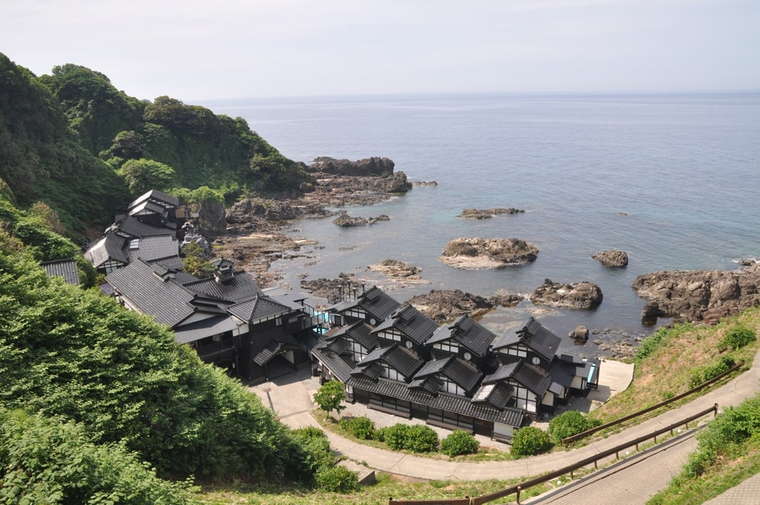奥能登絶景海道　禄剛埼灯台