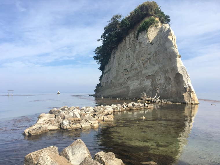 奥能登絶景海道　見附島（軍艦島）