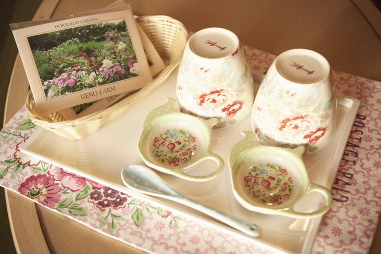 星野リゾート OMO7 旭川 ガーデンルームのティーセット