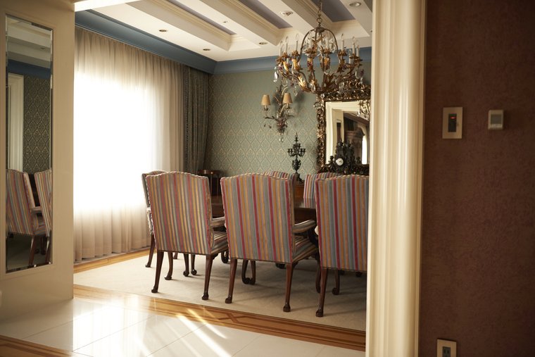 星野リゾート OMO7 旭川 スイートルーム ダイニングスペース