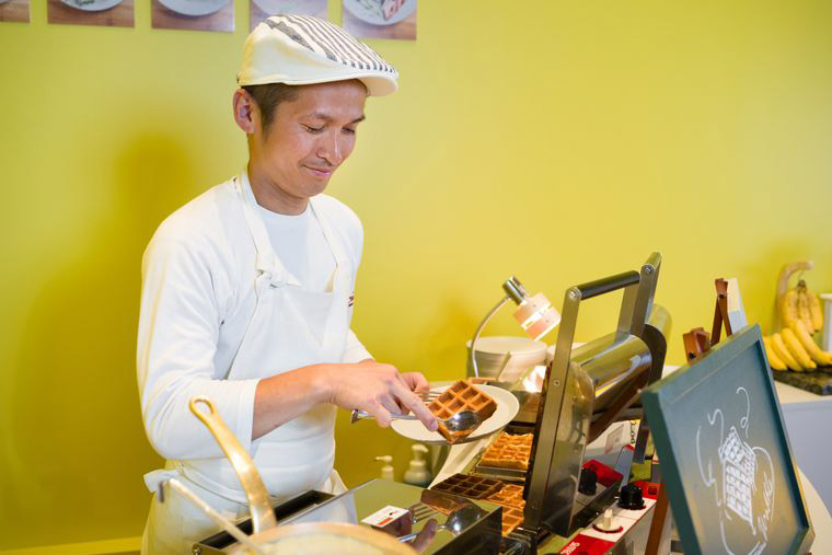 星野リゾート OMO7 旭川 朝食ブッフェ ワッフル