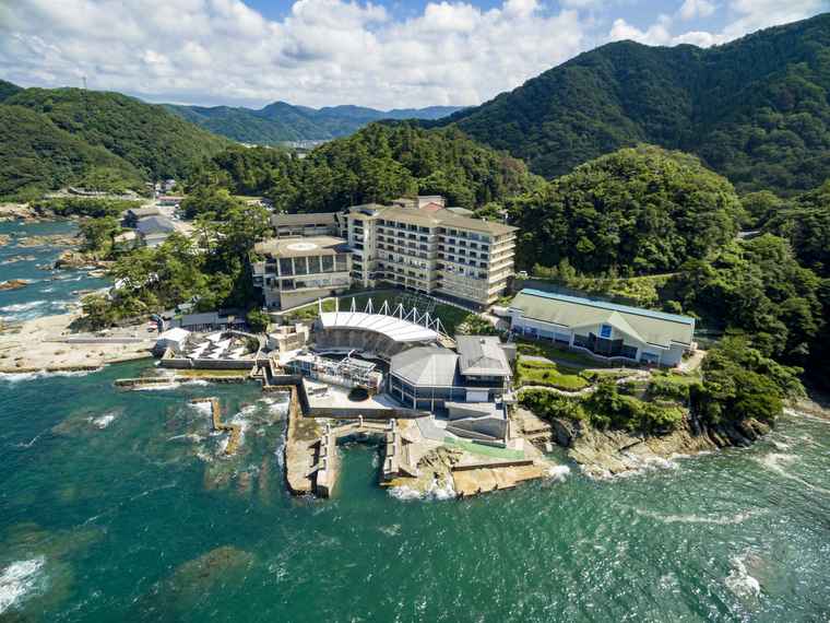 日和山温泉　ホテル　金波楼　外観